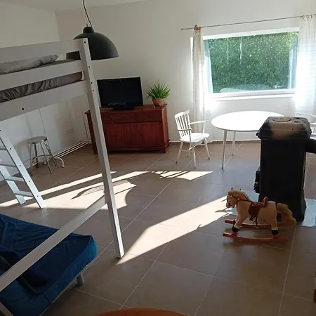 Lejlighed Apartman Touzin *